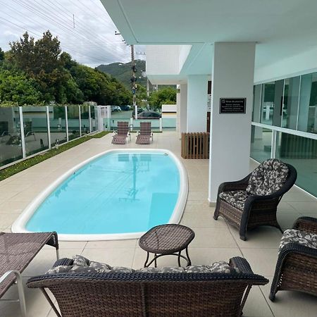 Lindo Apartamento Praia De Palmas Apartamento Governador Celso Ramos Exterior foto